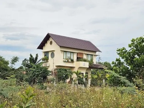 Con gái đưa mẹ rời TPHCM, về Huế xây ngôi nhà 'chẳng giống ai' 1,3 tỷ đồng