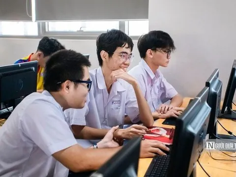 AI vào giảng đường: Không thể cấm đoán, phải chủ động "thuần hóa" công nghệ