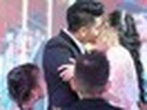 Nữ diễn viên quê Trà Vinh bị phản đối khi tái hôn với chàng trai kém 7 tuổi, nay sống như "công chúa" trong nhà phố khang trang