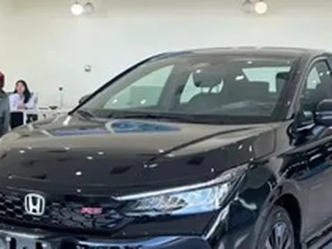Thị trường ô tô tiếp tục đua giảm giá sau tháng Ngâu