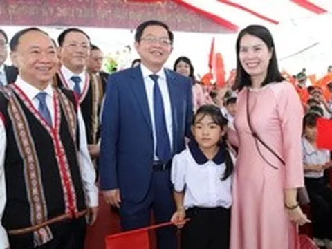 Phó Thủ tướng Hồ Quốc Dũng dự khánh thành trường nội trú liên cấp tại xã Ia Púch, Gia Lai