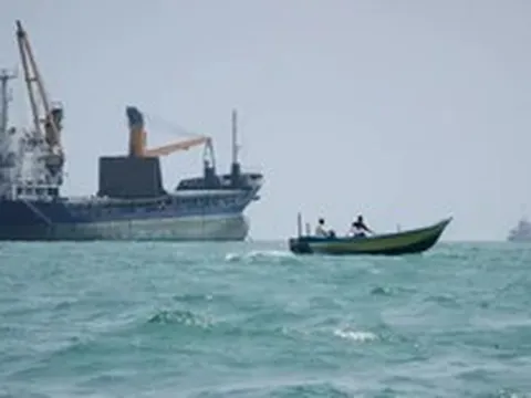 Iran lập ‘vùng cấm’ ngoài eo biển Hormuz; Mỹ tố Tehran nói dối