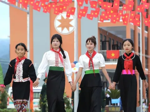 Học sinh biên giới, hải đảo rộn ràng đón năm học mới