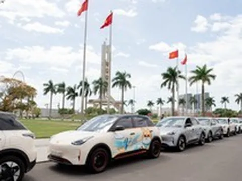 Mãn nhãn dàn Geely EX2 khoe cá tính cùng bộ sưu tập decal độc đáo tại Roadshow Đà Nẵng
