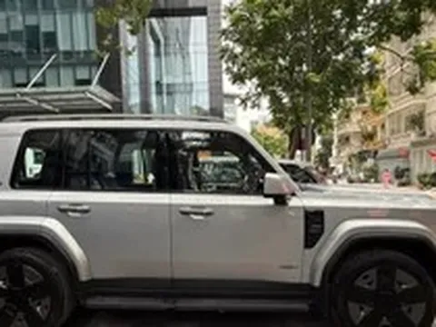 SUV lạ ngang cỡ Toyota Prado xuất hiện ở Việt Nam, giá tạm tính trên 2 tỷ đồng