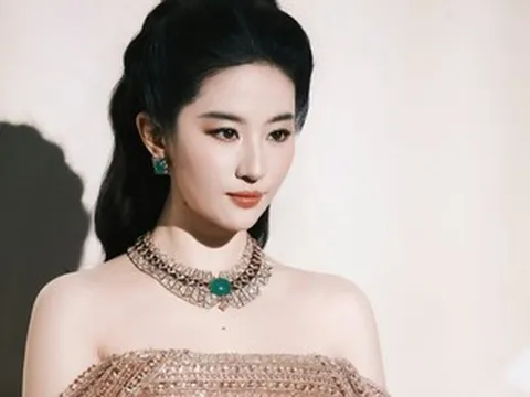 Lưu Diệc Phi cắt hình Hồ Ngọc Hà khỏi ảnh chụp chung: Không chỉ là ồn ào showbiz Việt