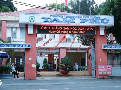 Bị tố vận động tài trợ cả tỷ đồng, lãnh trường học ở TP.HCM nói gì?
