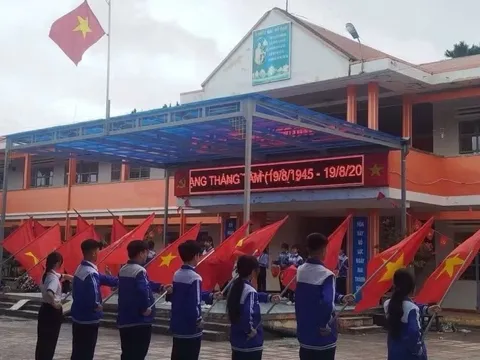 Nam sinh bị bạo lực học đường được xét lên lớp 9