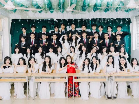 Một lớp chuyên có 36 học sinh IELTS trên 8.0, 29 em SAT từ 1.500 điểm