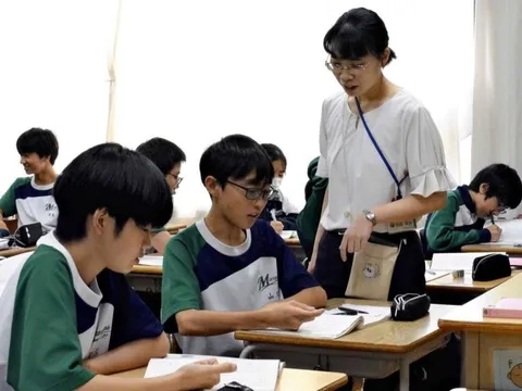 Thứ khiến khả năng đọc hiểu của học sinh Nhật Bản giảm sút