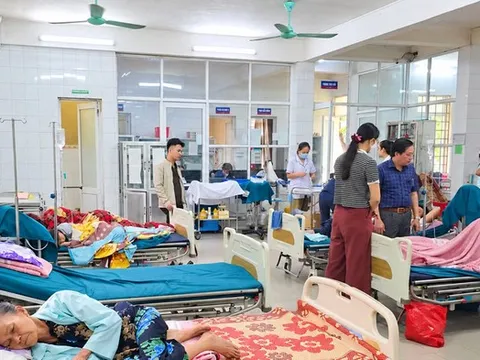 Ăn bánh mì, 42 người ở Quảng Trị nghi bị ngộ độc