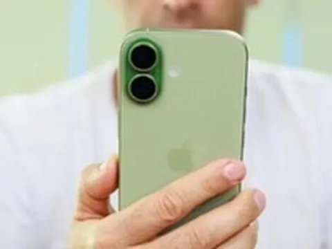 Tại sao năm nay không có iPhone 18?