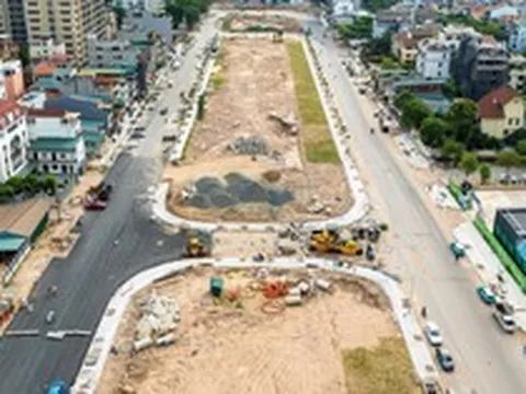 Một tuyến đường rộng gấp 2 lần đường băng sân bay đang dần hoàn thiện ngay giữa lòng Hà Nội, dẫn thẳng tới siêu dự án nhà hát do Sun Group đầu tư