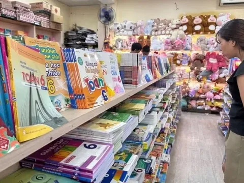 Thiếu sách giáo khoa: Phải xóa độc quyền xuất bản