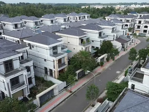 Khu dân cư hơn 834 tỷ đồng bỏ hoang, cỏ mọc um tùm