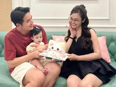 MC Thùy Linh VTV hạnh phúc bên chồng kém 5 tuổi, Siu Black vui hết mình bên bạn bè