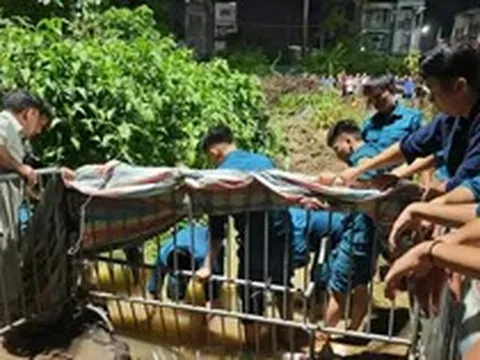 Chủ tịch Hà Nội truy trách nhiệm sau vụ nam sinh ngã xuống cống tử vong