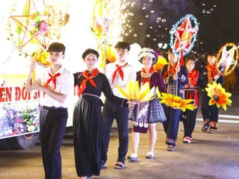30 xã, phường rước đèn, Thái Nguyên náo nhiệt đêm hội trăng rằm