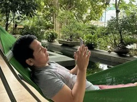 "Ông hoàng nhạc đỏ" đình đám bán đặc sản thịt dê ở đường Hàn Thuyên, Hà Nội
