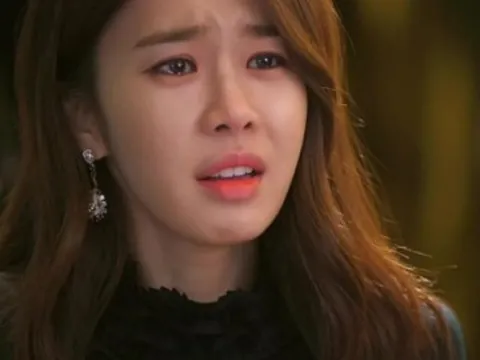 Vợ cũ nhờ chồng tôi sang sửa vòi nước, âm thầm đi theo thấy cảnh đau lòng, tôi nói lời chia tay