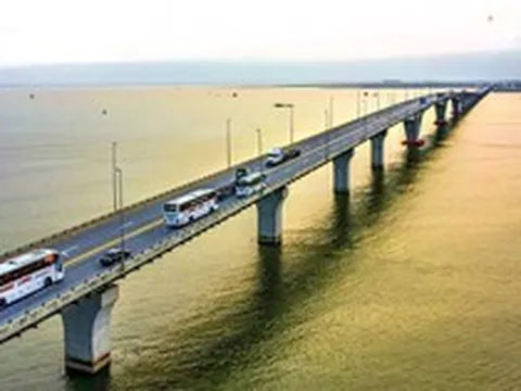 Cầu vượt biển dài nhất Việt Nam gần 16km, sở hữu “đường hầm kỹ thuật” với 88 khoang bê tông đúc sẵn được áp dụng công nghệ lắp ghép tiên tiến