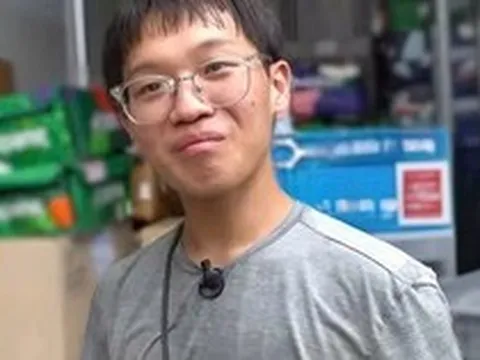 Phát hiện một thanh niên 26 tuổi làm shipper nhưng lương tháng 250 triệu đồng, có 5 tỷ trong tài khoản tiết kiệm