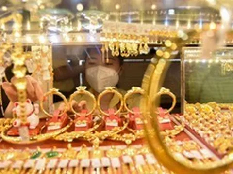 Giá vàng chịu sức ép khi nhiều ngân hàng trung ương lớn bước vào chu kỳ thắt chặt