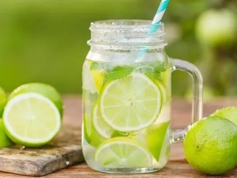 Uống nước chanh mỗi ngày suốt 6 tháng, người phụ nữ 32 tuổi bất ngờ khi đi khám