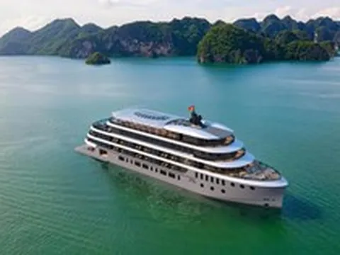 Phát hiện một 'resort' 400 tỷ nổi giữa vịnh Hạ Long: Dài gần 80m, có phòng nghỉ rộng 120 m2, mỗi tầng mang dấu ấn một địa danh Việt Nam