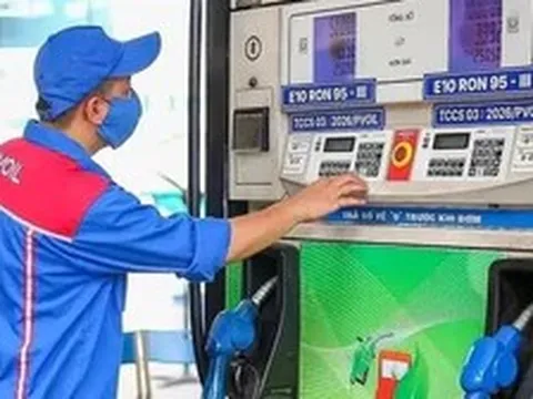 Sắp tới mỗi cửa hàng xăng dầu một giá: Sáng tăng, chiều giảm?