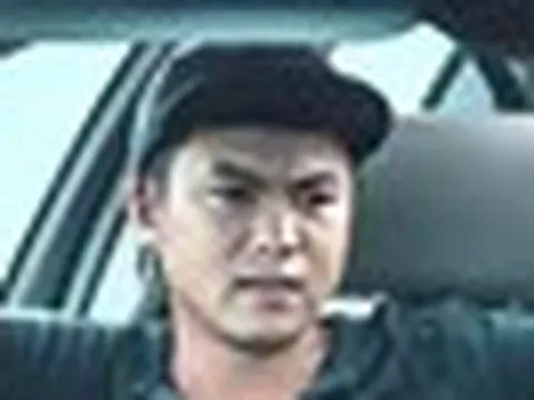 Từ đứa trẻ sống ở chùa, kiếm sống ở Thảo Cầm Viên giờ là đạo diễn trăm tỷ 'bám đuổi' Trấn Thành, Đặng Thái Huyền