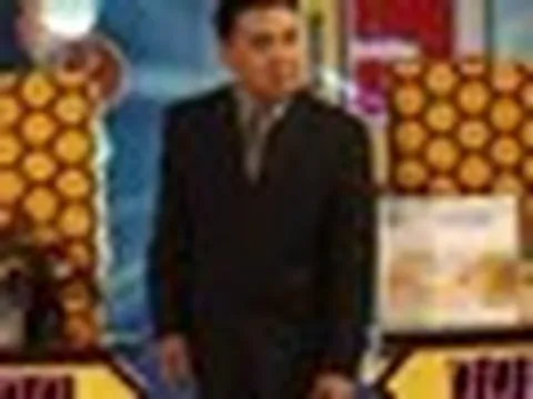 Thân thế đặc biệt của nam MC kỳ cựu gắn với “Hãy chọn giá đúng”, ngoài đời từng bị nhận nhầm là “xe ôm”