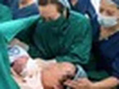 Đề xuất hỗ trợ tiền hoặc hiện vật cho trẻ đến 12 tháng tuổi