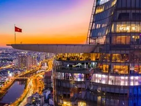 Tòa tháp 262m từng lập kỷ lục cao nhất Việt Nam: Tốn 250 tấn thép làm bãi đáp trực thăng, hơn 6.000 tấm kính tạo thành lớp vỏ cong đặc biệt, 2 lần được CNN vinh danh