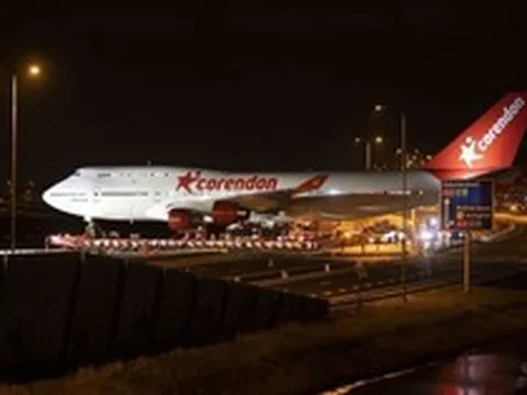Phát hiện máy bay Boeing 747 nặng 150 tấn được vận chuyển bằng đường bộ: Sử dụng 352 bánh xe, vượt 17 rãnh đào, thực hiện một nhiệm vụ đặc biệt