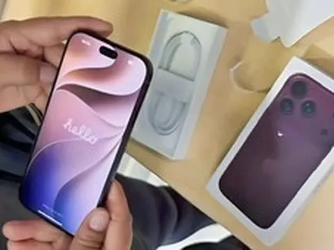 Vì sao iPhone tại Việt Nam phải bóc seal, kích hoạt ngay khi mua?
