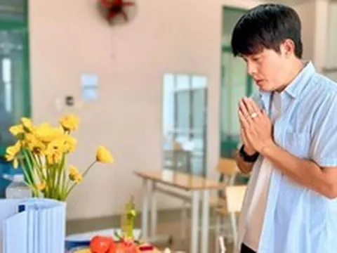 Nam nghệ sĩ đình đám đi bán cà phê ở đường Bùi Đình Tuý: "Không làm lấy gì mà sống?"