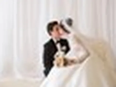 Cô gái SN 1991 từng đi bán cà phê, đăng quang Hoa hậu rồi cưới Tổng giám đốc tập đoàn nghìn tỷ, nay sống trong penthouse hơn 300m² ở TP.HCM