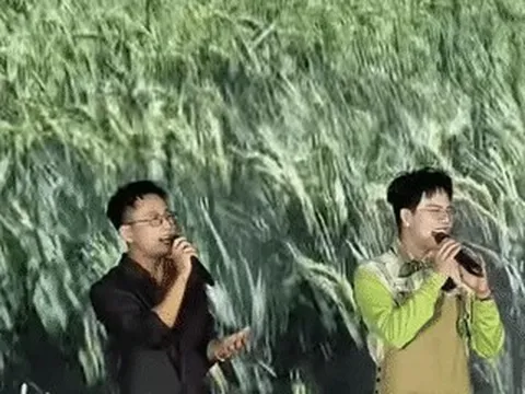 Jun Phạm căng thẳng khi nấu ăn cho 80 người, Duy Khánh làm đổ nước lên đầu khách