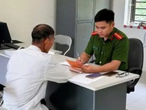 Vừa nhận cuộc gọi báo kiểm tra toàn bộ tiền tiết kiệm 120 triệu đồng, người đàn ông lập tức có mặt tại đồn công an ở Thái Nguyên để làm việc