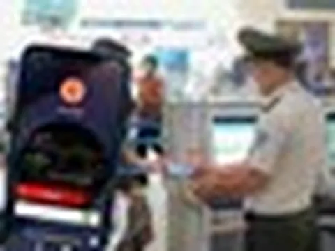 Bỗng dưng đứng tên doanh nghiệp, bị chặn ở sân bay: 'Giám đốc' khắc khoải gỡ vướng