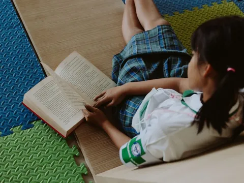 Sách giúp một đứa trẻ nghèo nhìn thấy lối thoát