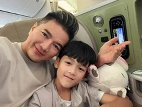 Đàm Vĩnh Hưng đưa con sang Mỹ, vợ cũ nhắn 8 chữ