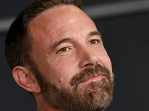 Batman Ben Affleck am hiểu AI đến khó tin: Biết lập trình Python, thành lập startup AI được Netflix mua lại