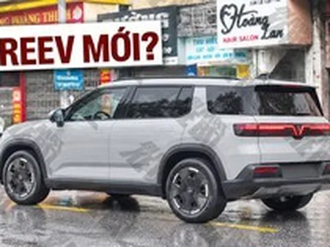 SUV mới của VinFast để lộ dải LED cách điệu bắt mắt cùng kích thước khủng ‘át’ cả VF 6, có thể là REEV như VF Wild