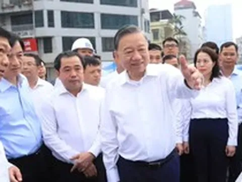 Tổng Bí thư, Chủ tịch nước Tô Lâm: Quản lý chặt chẽ quy hoạch xây dựng hai bên tuyến đường