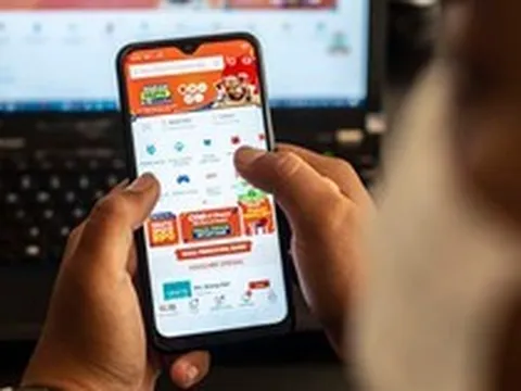 Vì sao nhà bán than phí nhưng không dám rời sàn