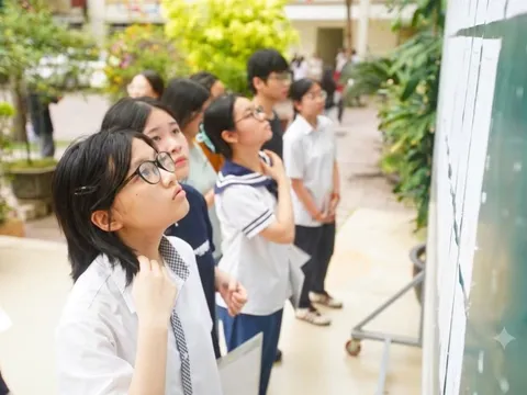 Lương tăng, dạy thêm trái quy định vẫn tiếp diễn