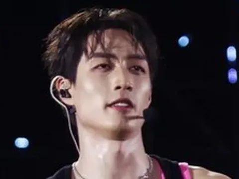 Ban tổ chức concert ở TPHCM xin lỗi vì ca sĩ ngã gãy xương sườn