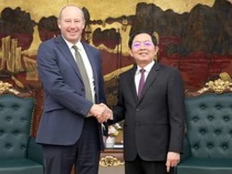 Phó Thủ tướng vừa chứng kiến Tập đoàn Pháp "bắt tay" FPT, muốn thúc đẩy một công nghệ chiến lược ở VN
